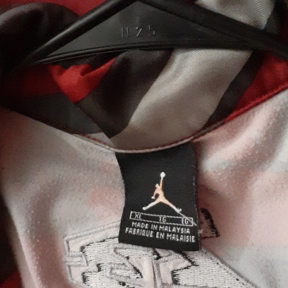 Jordan zip up jacket - Picture 3 of 3